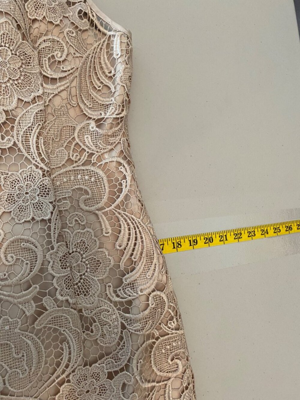 Adrianna Papell Gold Lace Sleeveless Sheath Dress Beaded Neck Size 6 - Picture 10 of 10